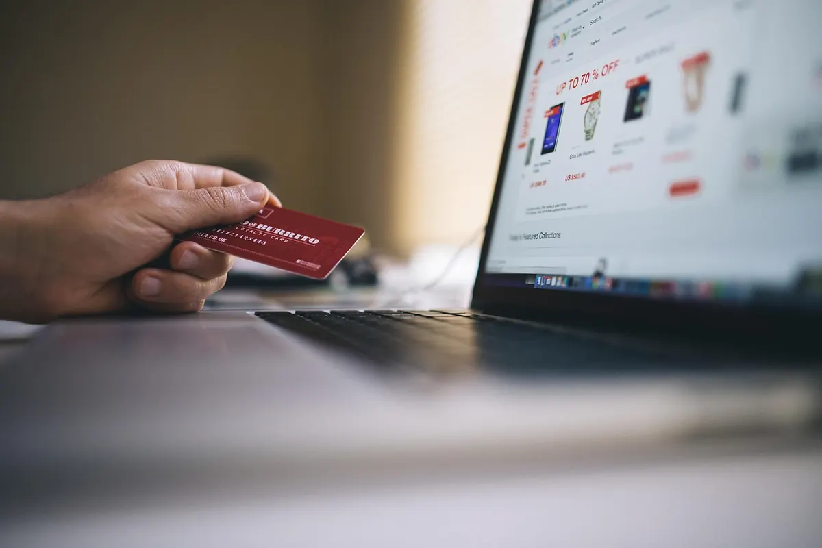 Christmas Shopping Scams: A UK Payment and Privacy Checklist